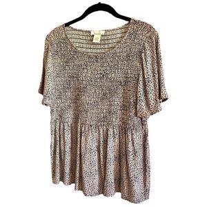 URBAN ROMANTICS, SMOCKED CHEETAH PRINT TOP. ROUND NECK, CAP SLEEVES. SIZE M